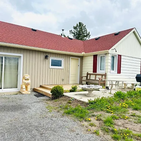 Cozy 3-Bedroom Farmhouse In Wine-Country Niagara-on-the-Lake Exterior photo